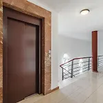 With Heated Pool In Apartman *