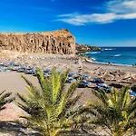 Apartman With Heated Pool In Callao Salvaje