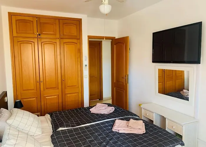 With Heated Pool In Lägenhet *