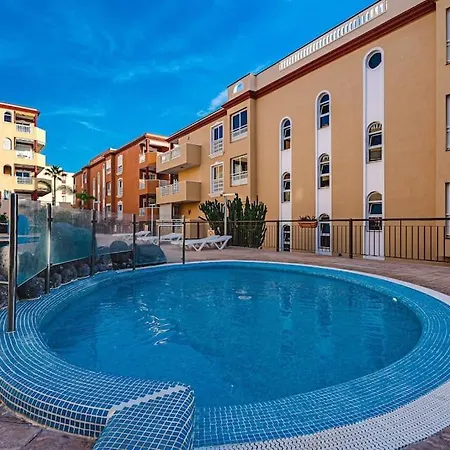 With Heated Pool In Апартаменты Кальяо-Сальвахе