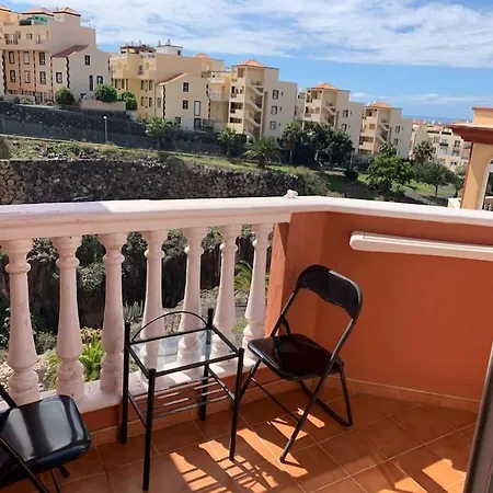 아파트 With Heated Pool In 칼라오살바헤